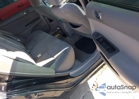 2005 Toyota Camry Le z USA, uszkodzony, nr VIN 4T1BE32K95U053060